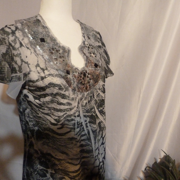 Holiday special - new B.L.E.U.short sleeve  snakeskin print tunic - Picture 4 of 5
